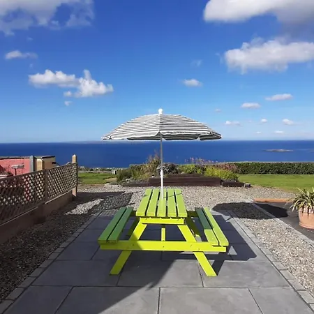 Sea Breeze Apartment *