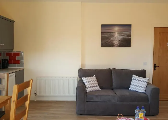 Sea Breeze Apartment *