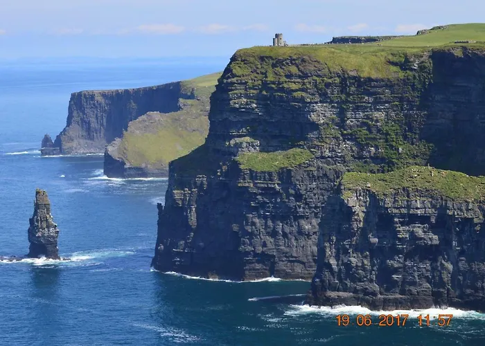 Sea Breeze Apartment *